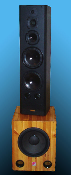 12BR70 v subwooferu doprovází HS 3441