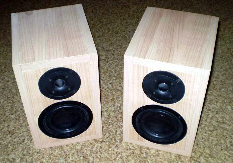 Konstrukční materiál v hifi reprosoustavách