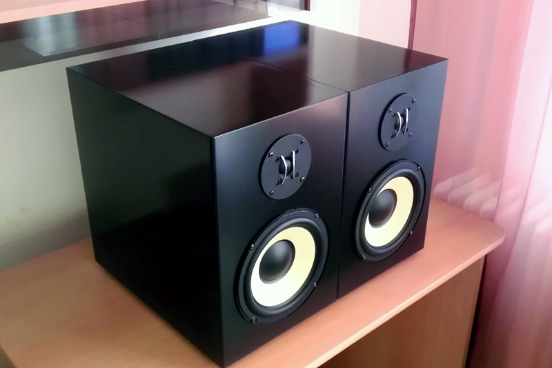 Hifi reprosoustavy s IRB 20/100/01,8 a IRT 10/80/01,8