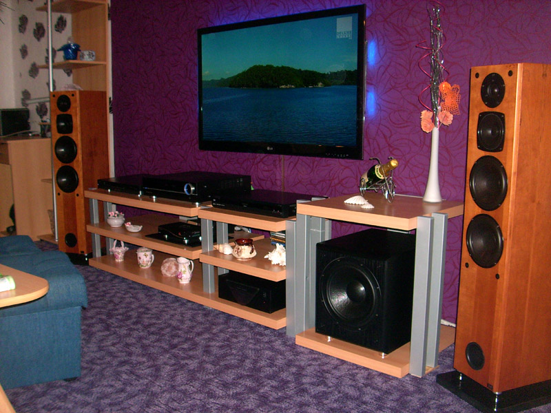 Aktivní subwoofer SUB 300A