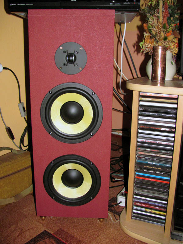 2x IRB 20/100/01,8 a IRT 10/80/01,8 ve sloupovoých reprosoustavách