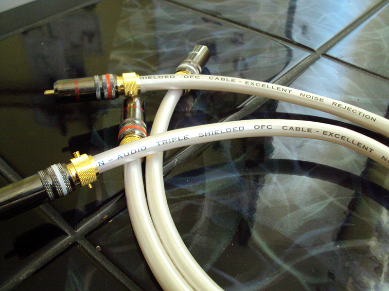 Signálový kabel 2× Cinch (RCA) / 2× Cinch (RCA) High End