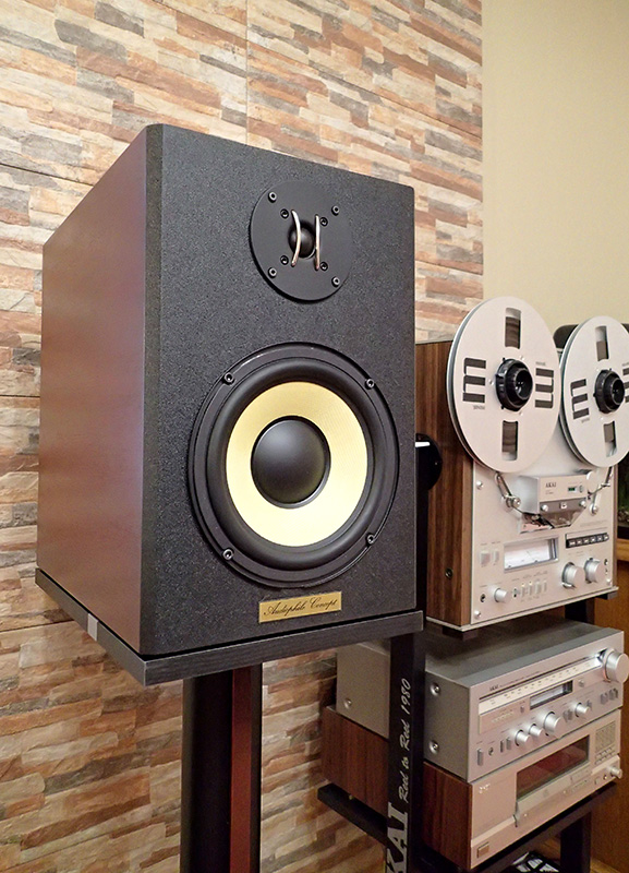 IRB 20/100/01,8 a IRT 10/80/01,8 v regálových reprosoustavách