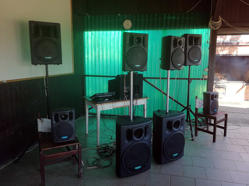 BCW 1501A, BC 1200, BC 1000 a BC 800 ozvučují areál hospůdky