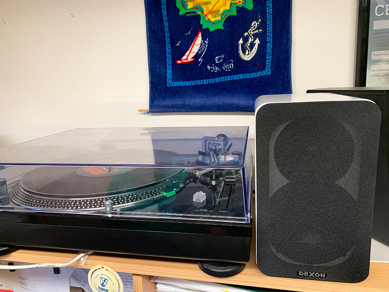 SD 402 v domácím stereu