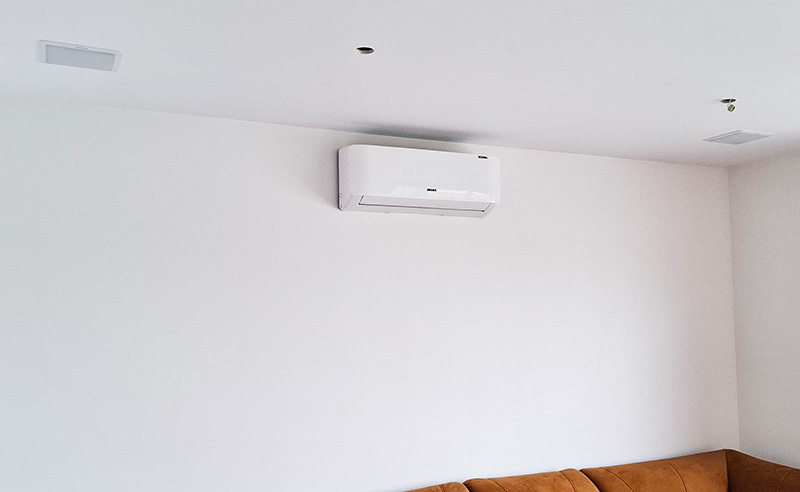 RP 81x81 v obývacím pokoji