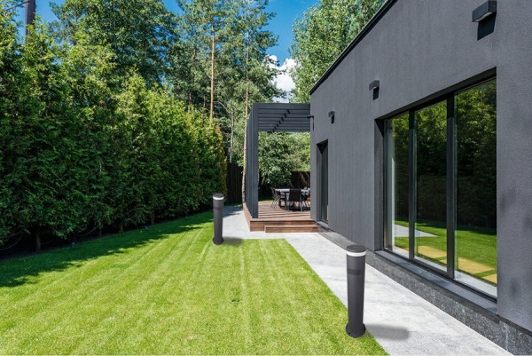 SH 270 válcová reprosoustava s osvětlením na zahradu     